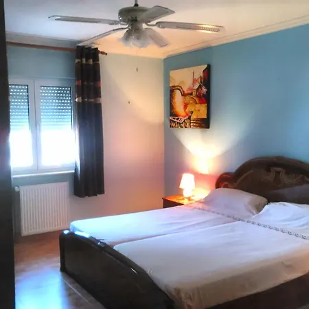 Bed & Breakfast Chez L'habitant Alhaurin 2*