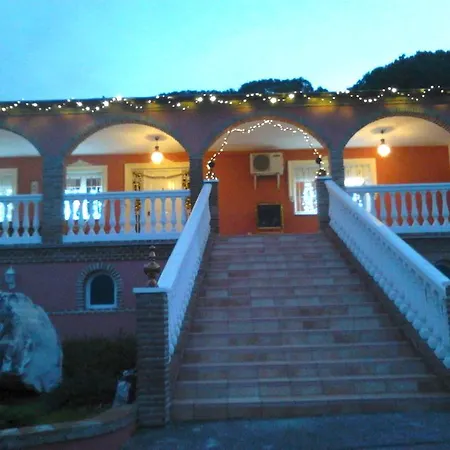 Chez L'habitant Alhaurin Bed & Breakfast