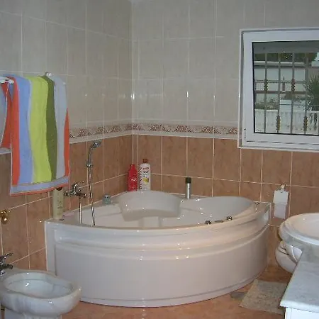 Chez L'habitant Alhaurin Bed & Breakfast 2*