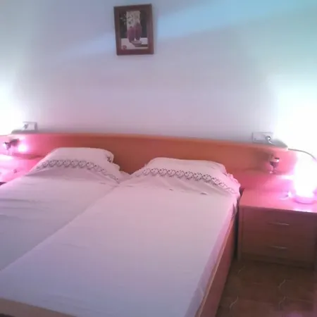 Chez L'habitant Alhaurin Bed & Breakfast 2*