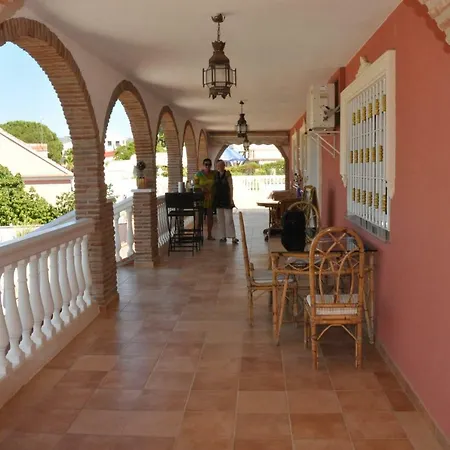Chez L'habitant Alhaurin Bed & Breakfast